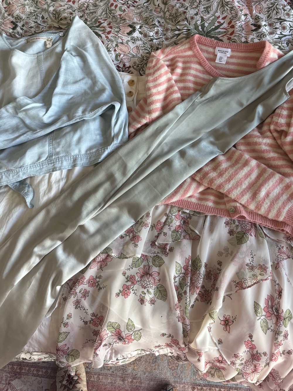 5 Pieces: 2 Skirts, 1 Top, 1 Cardigan, 1 Maxi Dress (open to offers 🙂)